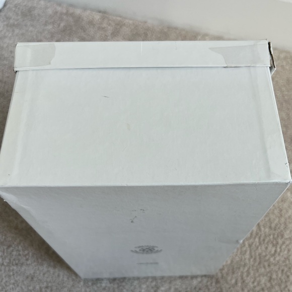 Manolo Blahnik shoe box - Picture 5 of 8